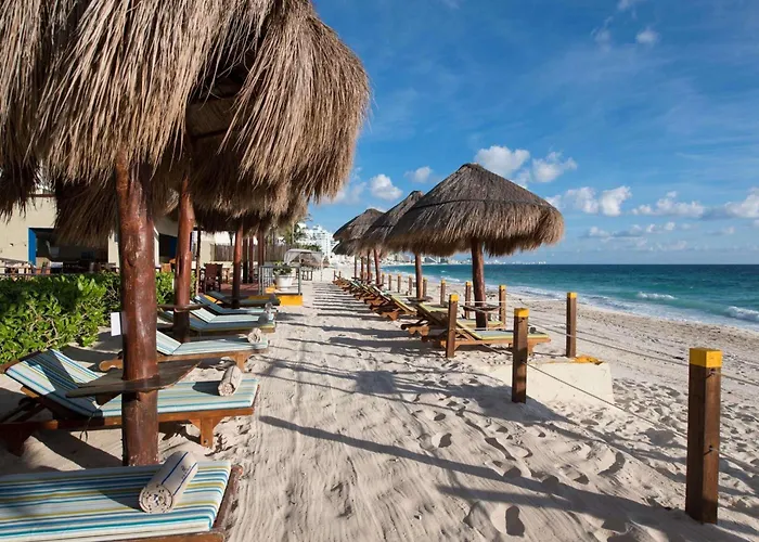  Club Regina Cancun